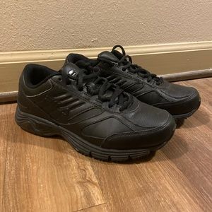 Fila black non slip work shoes
